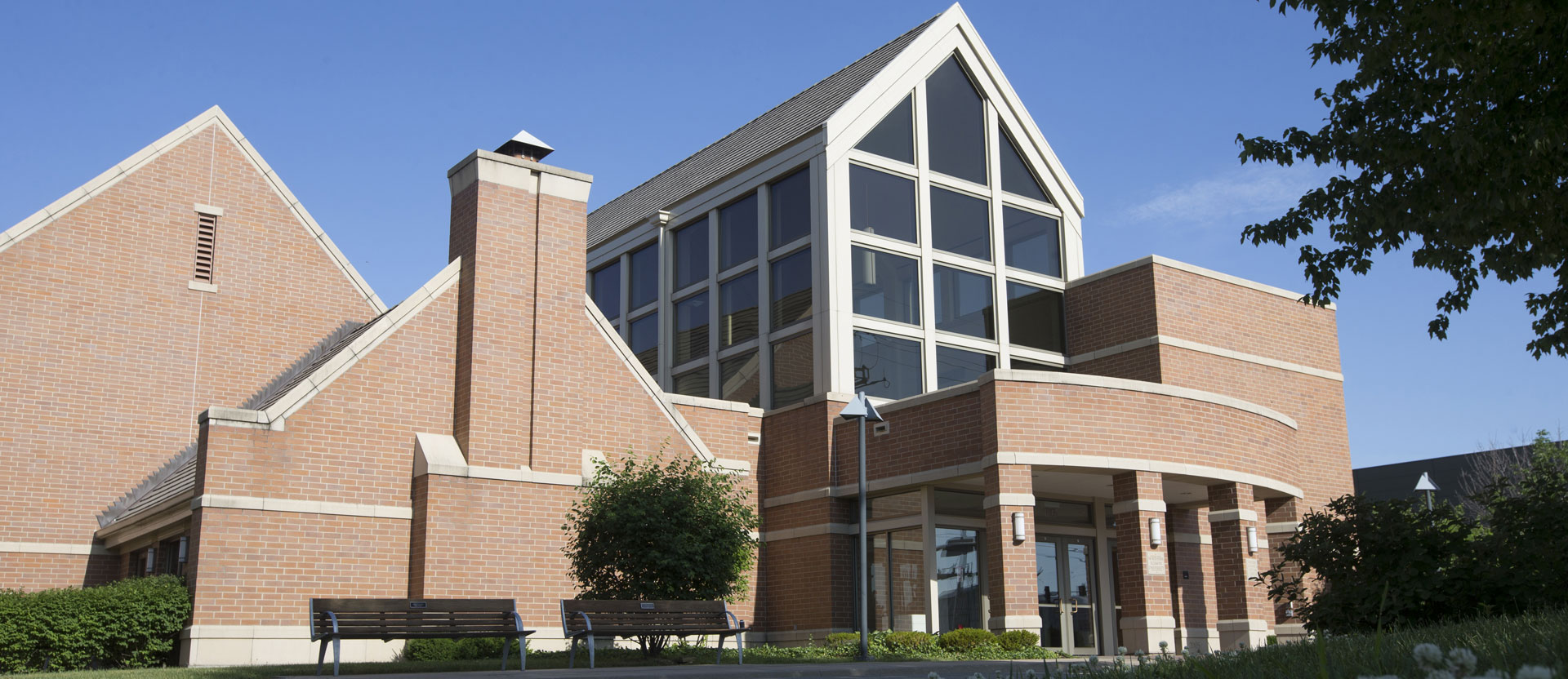 NIU's Barsema Alumni and Visitor's Center